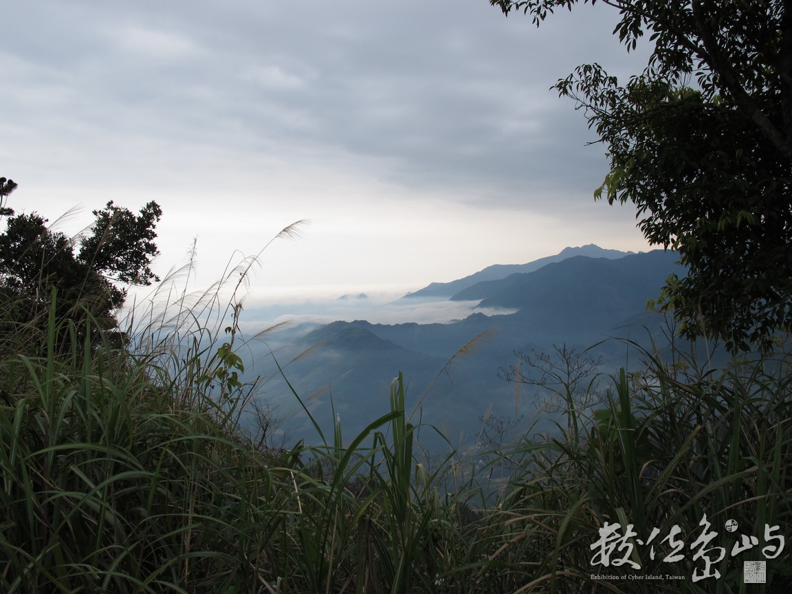 標高1406公尺的馬那邦山，是大湖鄉第一高峰，位在苗栗縣大湖鄉與泰安鄉交界處