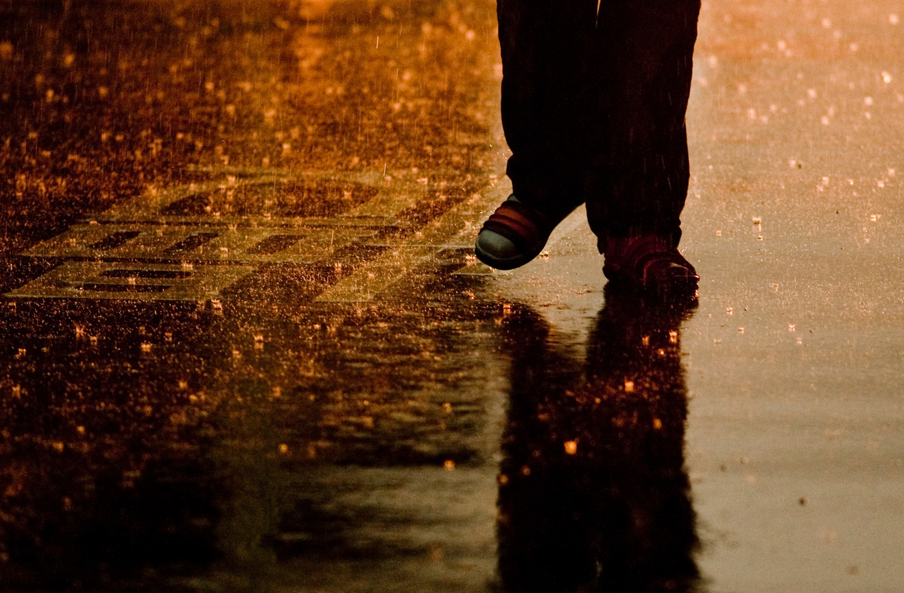 下起傾盆大雨