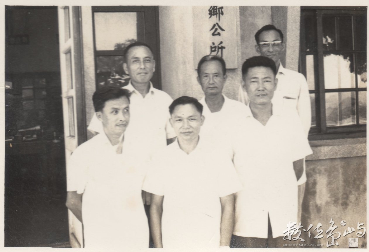 望安鄉公所前大合照