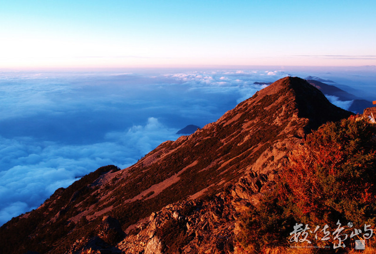 玉山北北峰日落映照