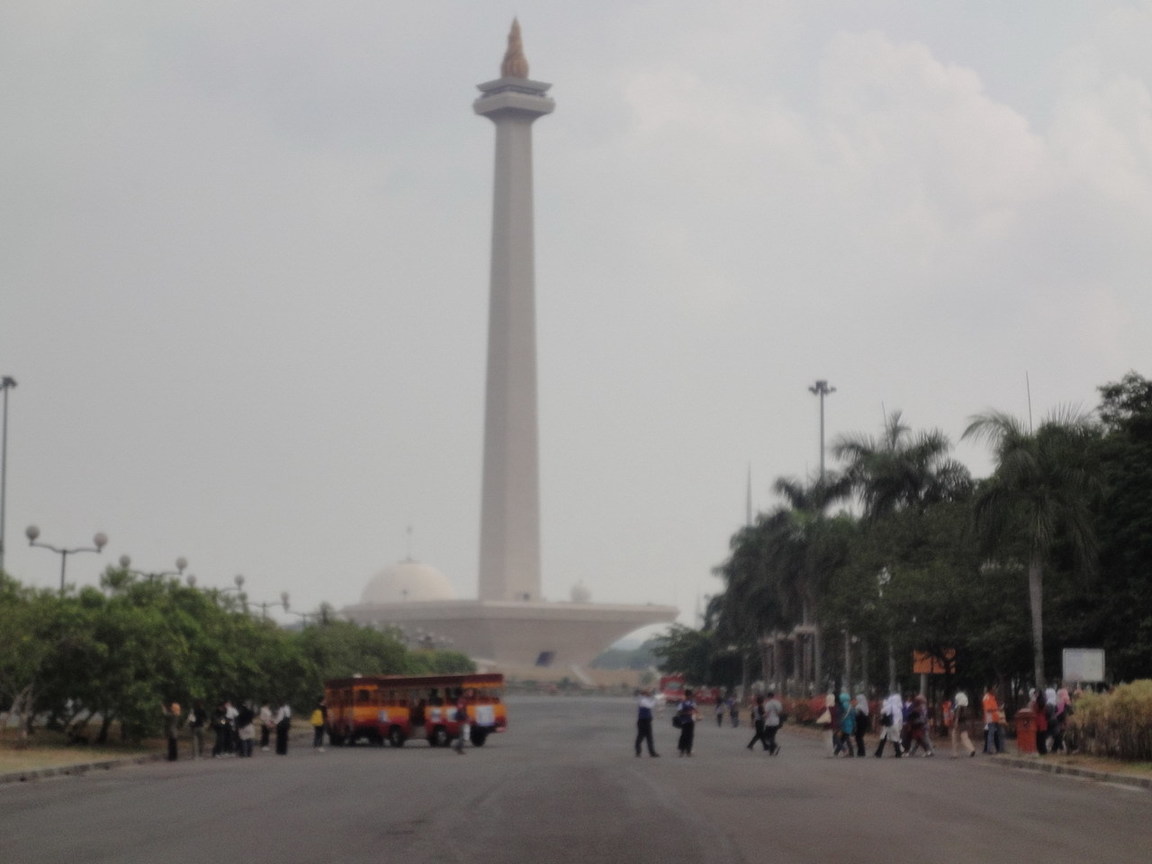 Monas（Monumen Nasional ）