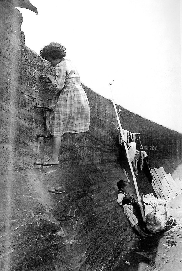 台北淡水河堤1950年代鄧南光