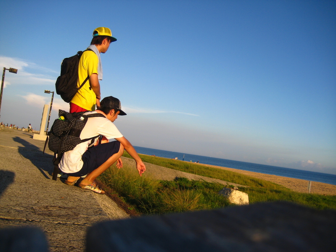 一路上我們都藉由物品當作我們腳架
