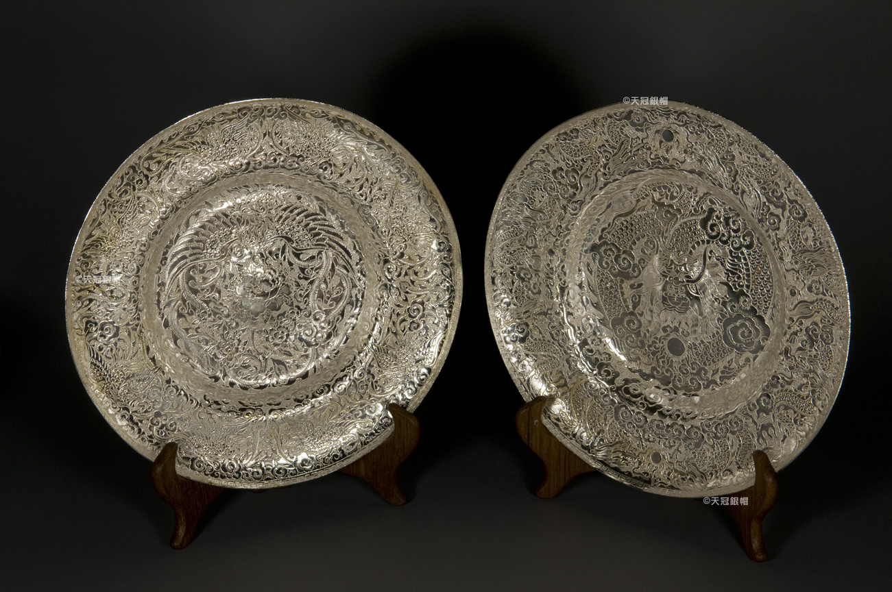 銀鏨花紋龍鳳盤