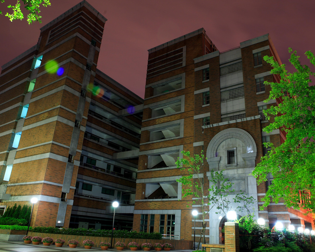 寧靜夜中的東吳大學