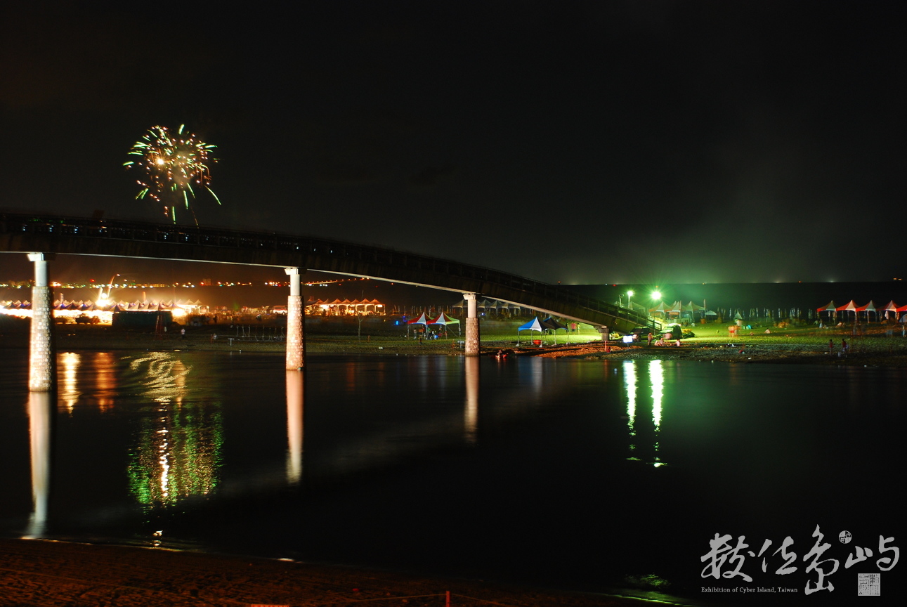 默默佇立彩虹橋