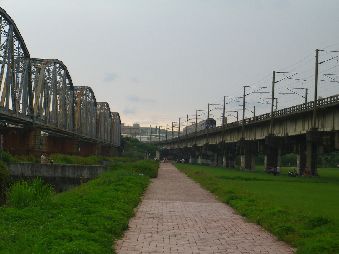 高屏舊鐵橋