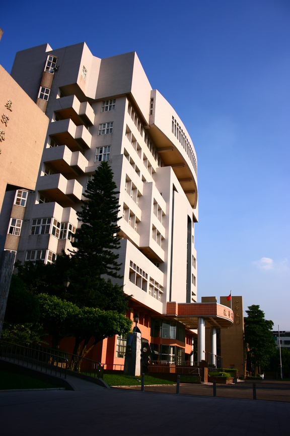 淹沒在城市裡的校園之十四