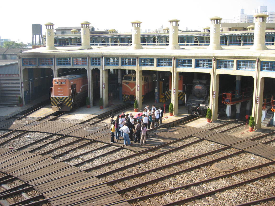 扇形車庫與股道