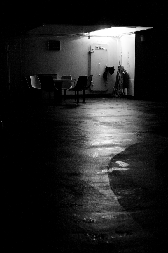 夜裡的上層甲板