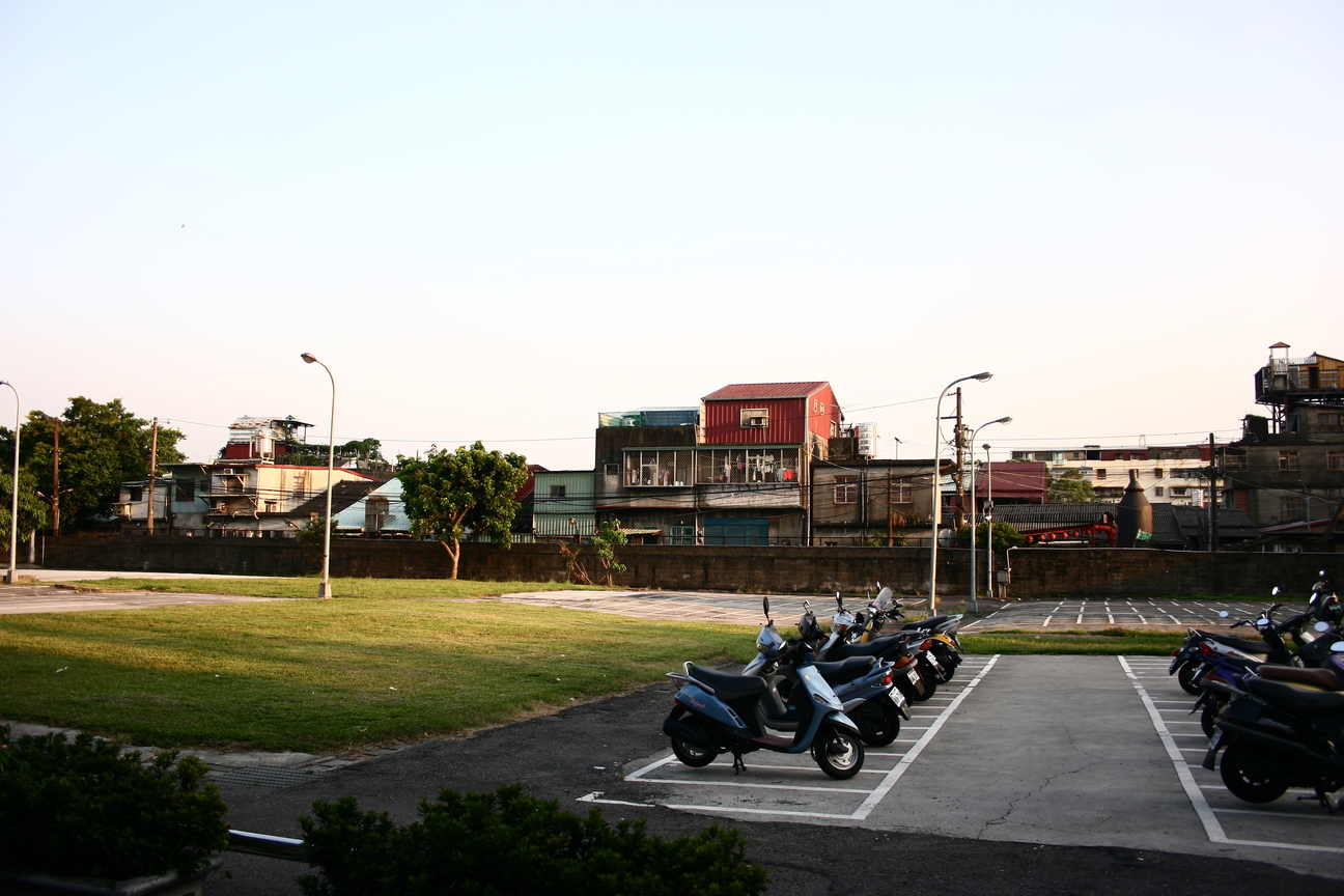 淹沒在城市裡的校園之二