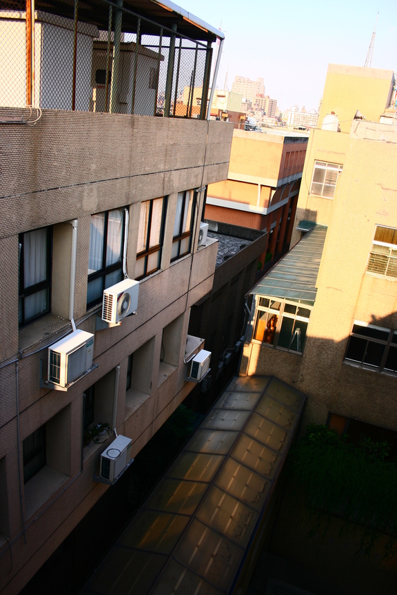 淹沒在城市裡的校園之六