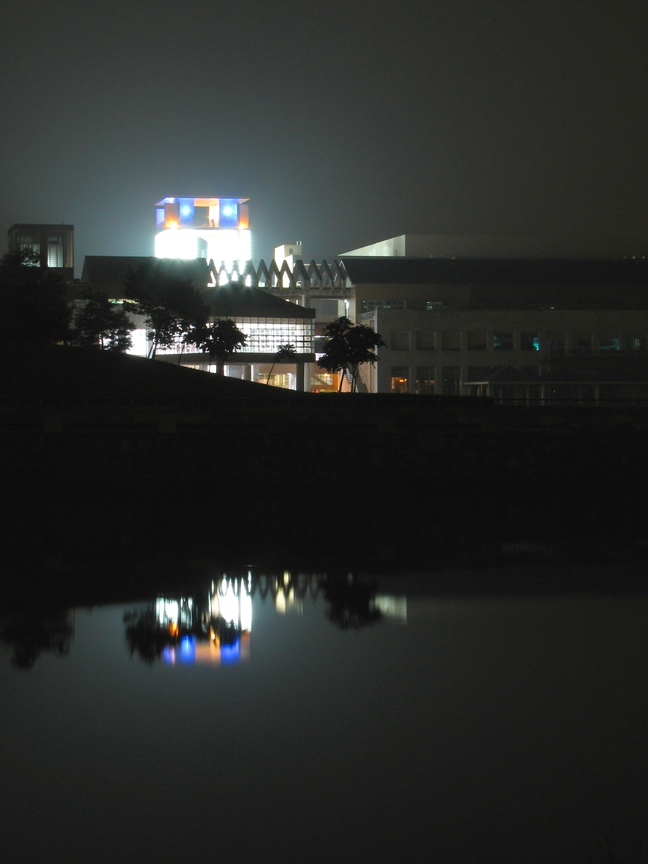 5.湖畔．捕蚊燈