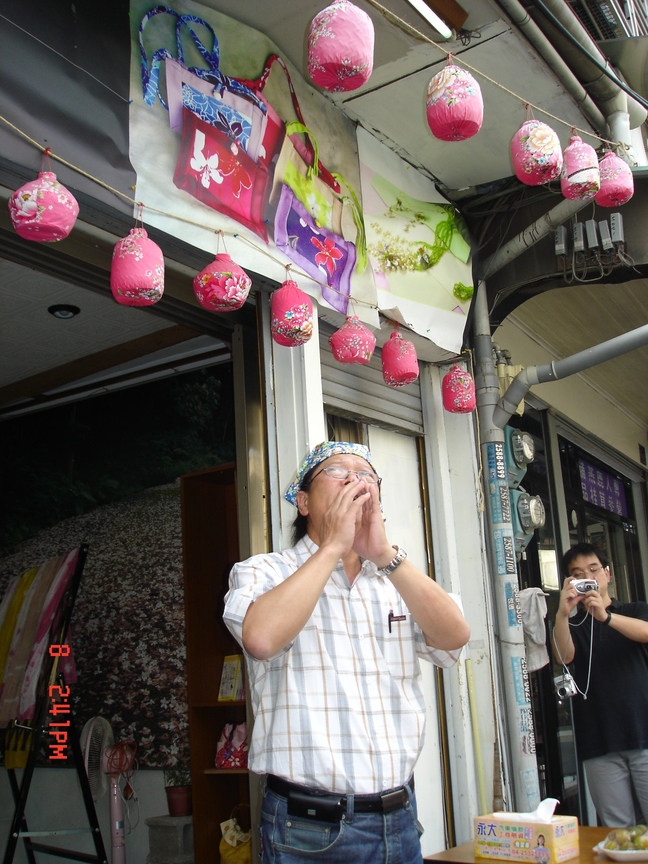 邱晨唱客家山歌