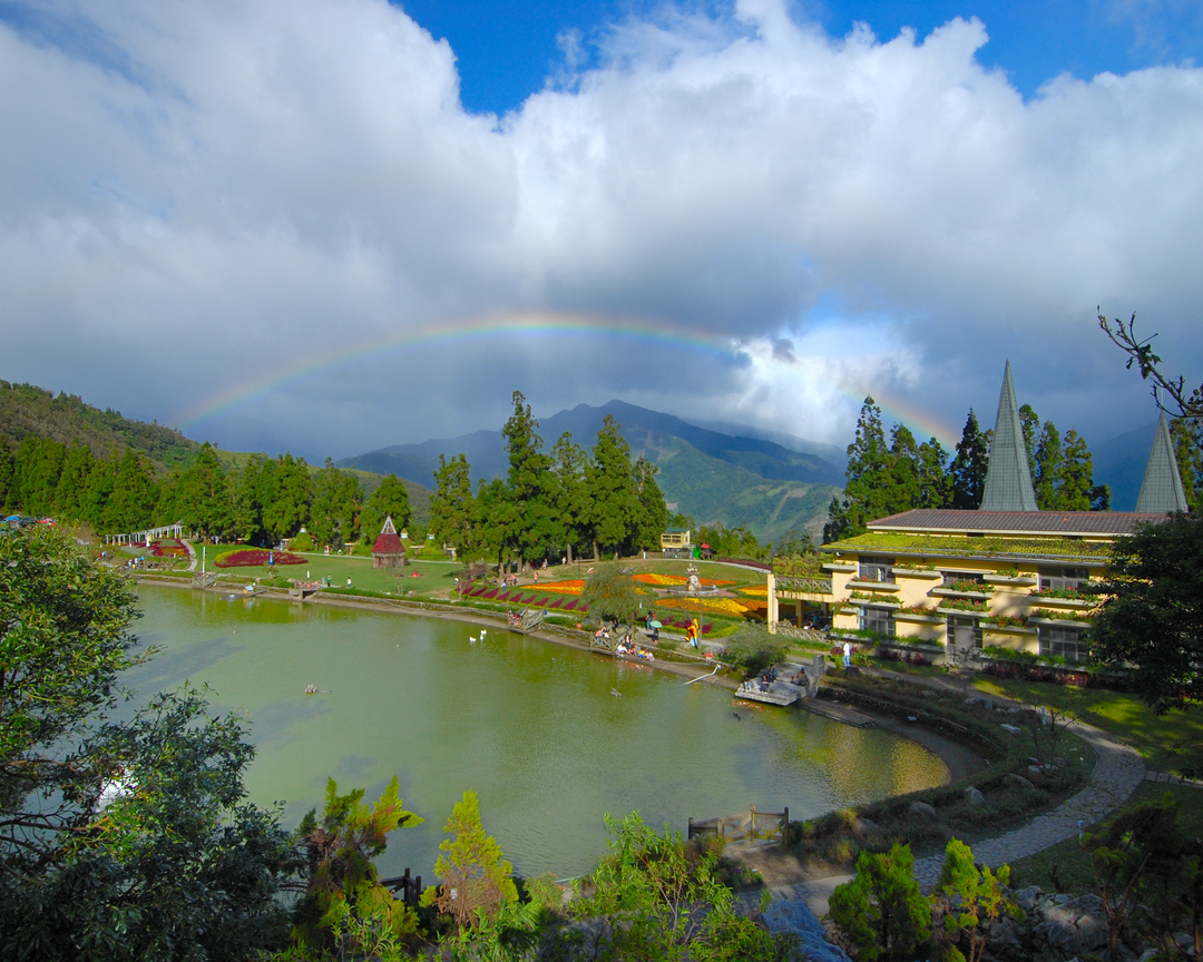 4.虹道下的小瑞士花園