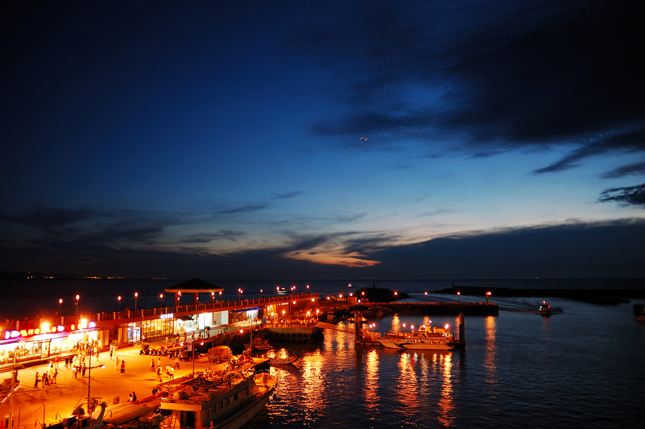 燈火餘暉的漁人碼頭