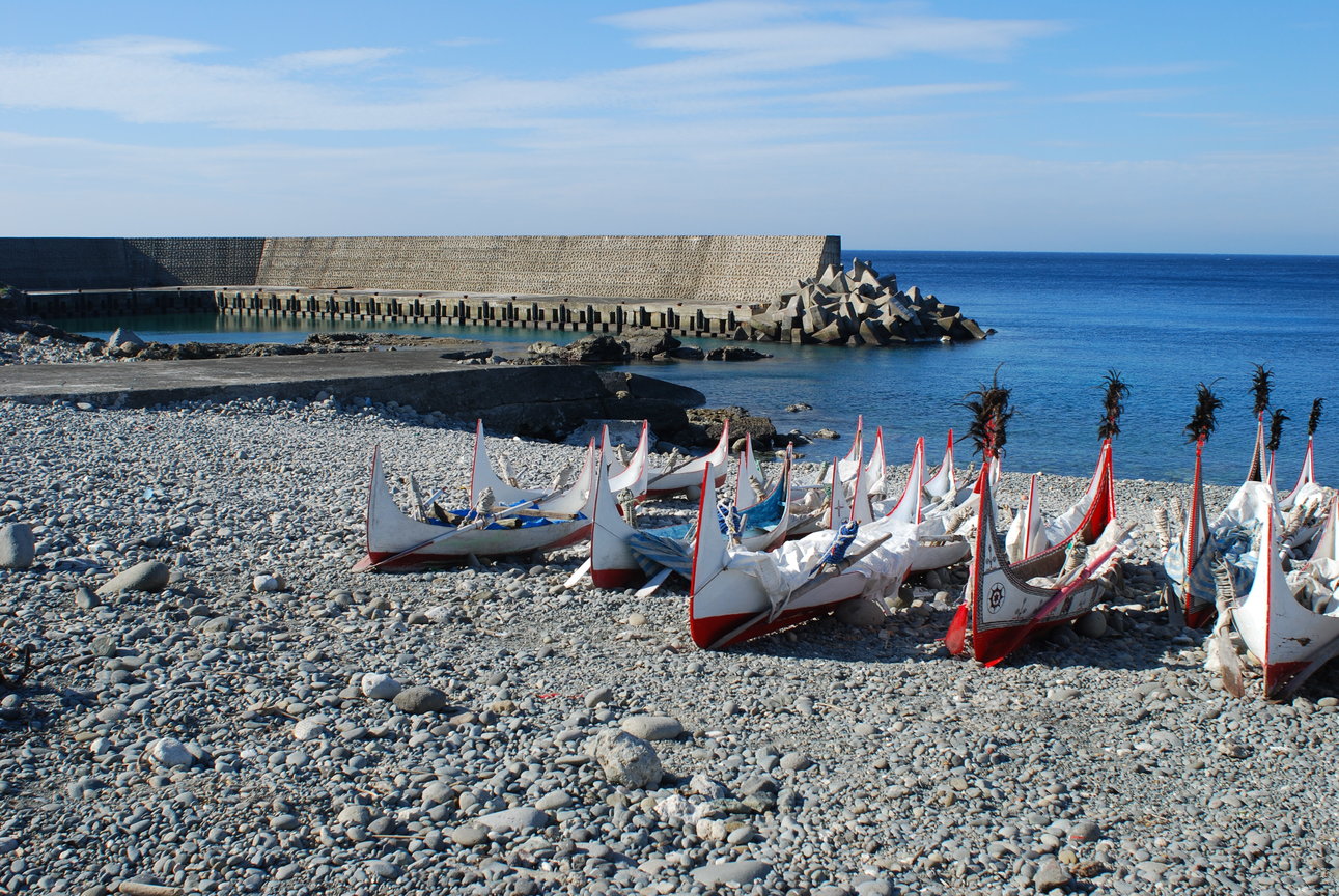 現代化的港澳與拼板舟的悲哀