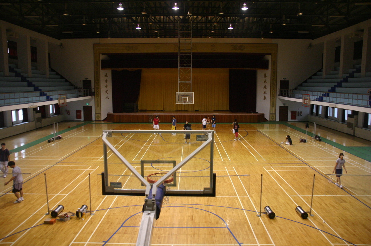 04體育館
