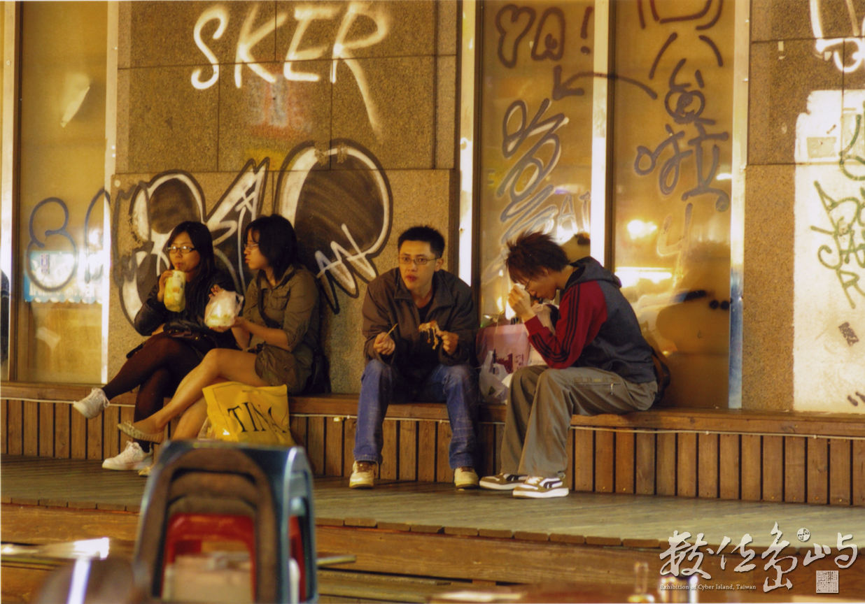 【入選】ㄧ起吃晚餐-徐依嬿