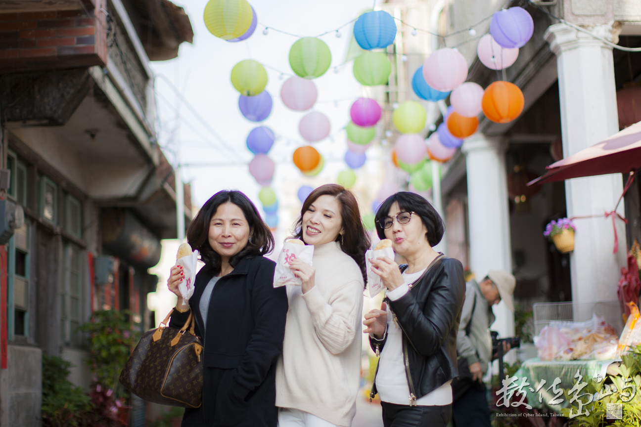 金門沙尾八卦老街彩色燈籠高高掛外拍寫真