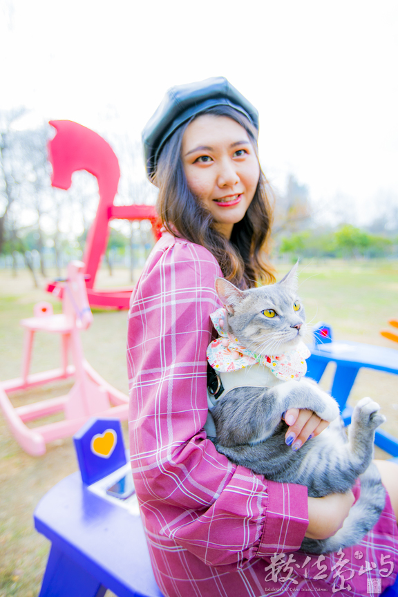 金門林務所女網紅男鮮肉打卡心熱點之歡樂搖滾搖搖馬