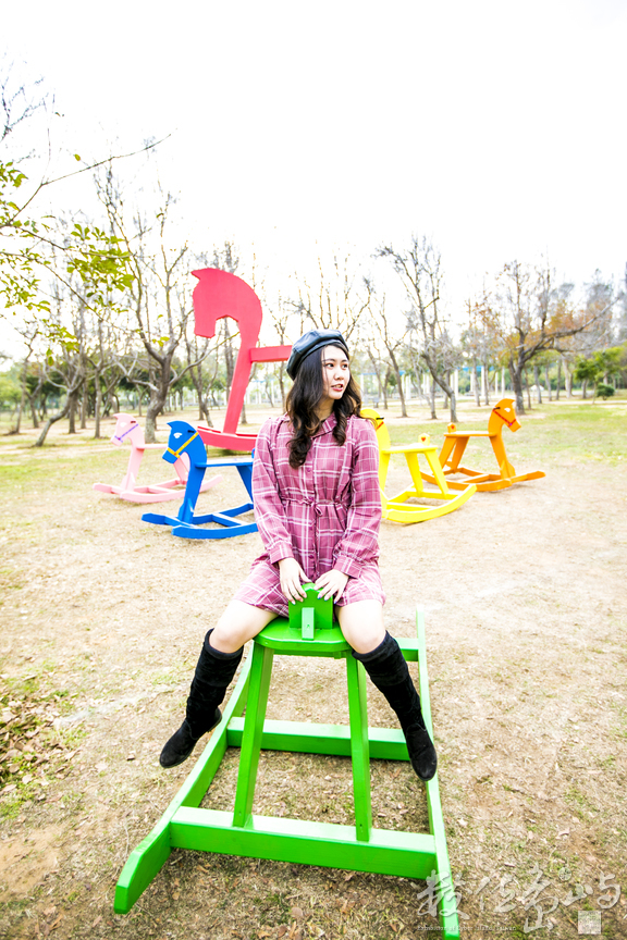 金門林務所女網紅男鮮肉打卡心熱點之歡樂搖滾搖搖馬