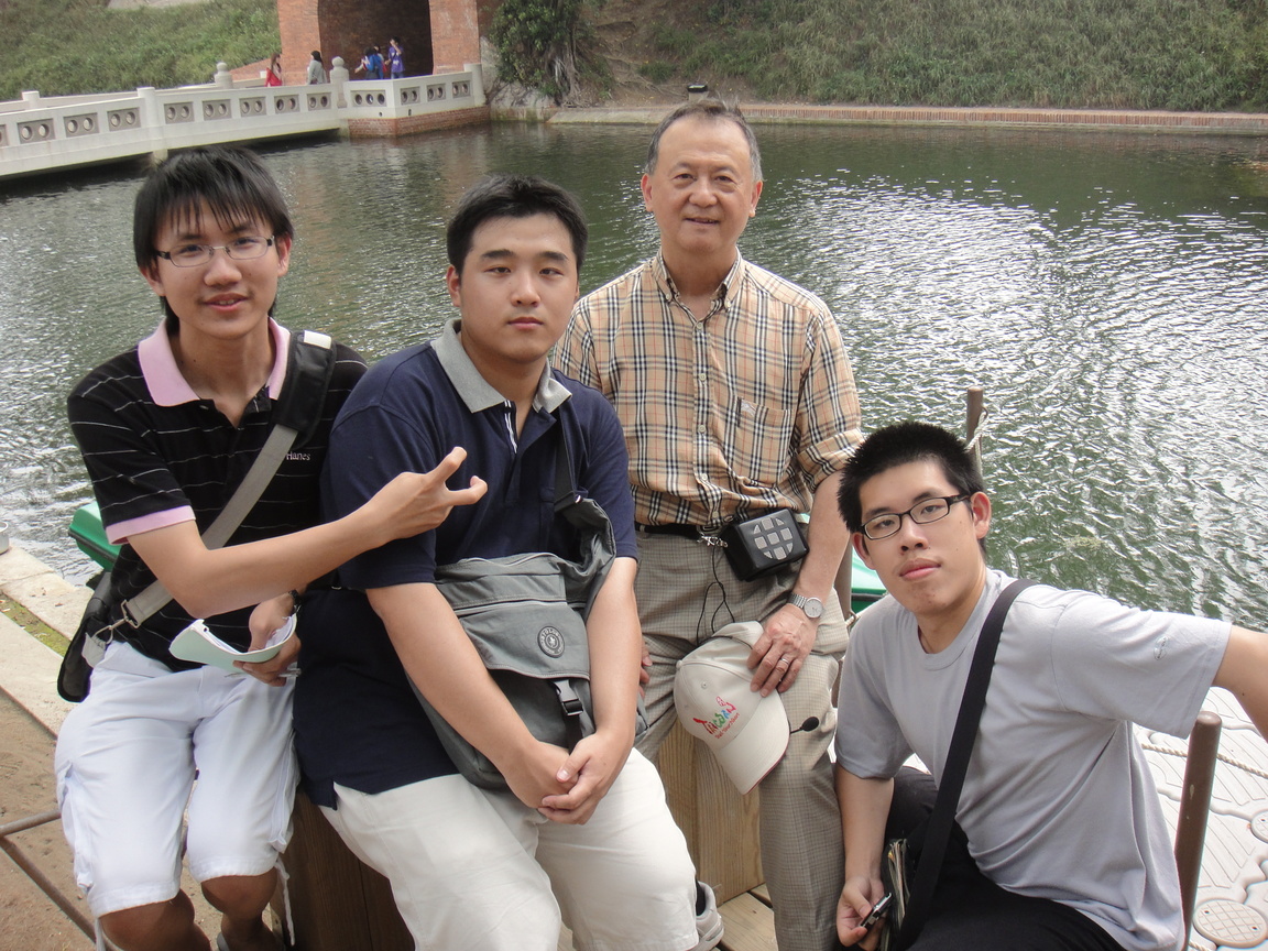 在億載金城與周老師和同學合拍