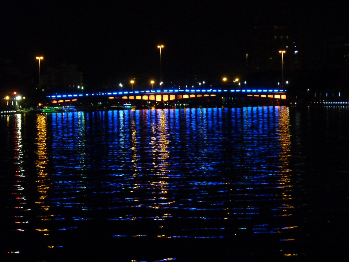 高雄前金區-愛河美景