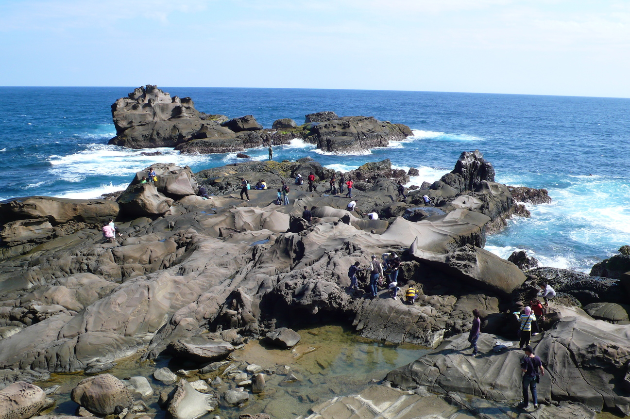 奇岩林立的海邊