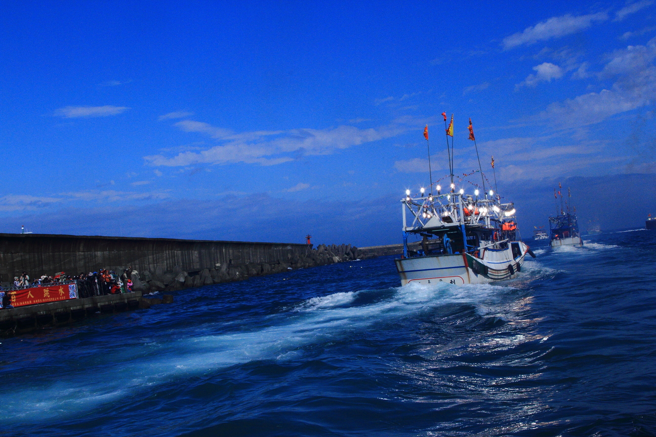 神明出巡野柳魚港