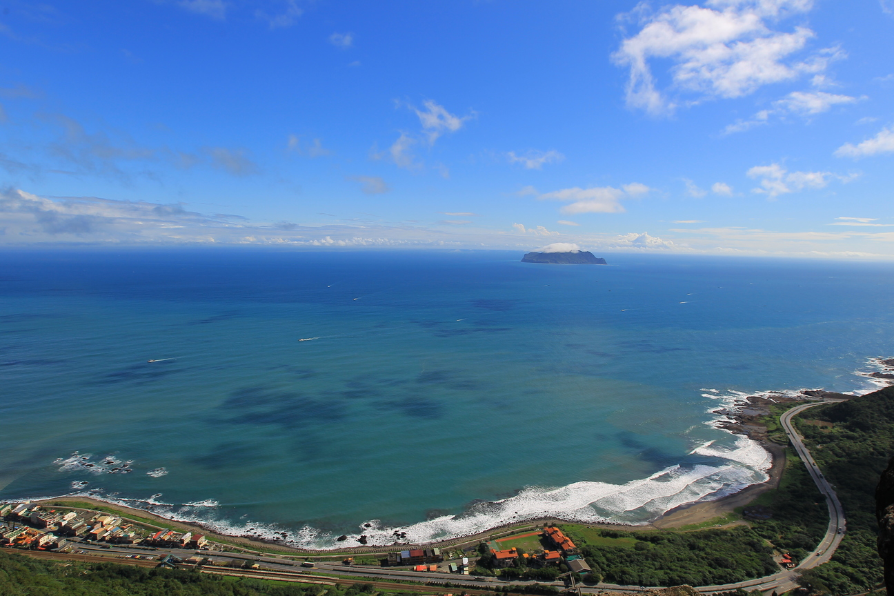 鷹石尖眼中的龜山島