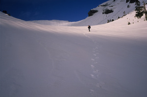 圈谷上的第一道光