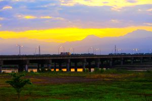 早安!萬大橋，早安!大武山