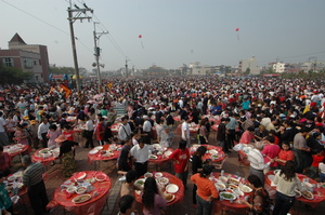 關廟山西宮王醮遶境萬人吃飯擔