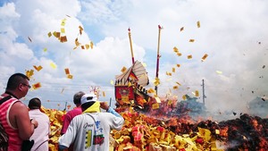 2015西港乙未香科燒王船