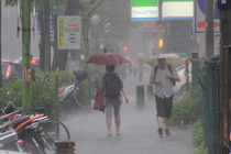 暴雨來襲