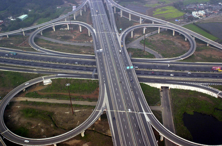 入選：千山萬水向前行