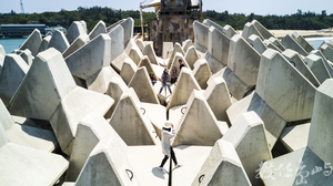 浯島 新湖漁港龍骨級防波提打卡新熱點