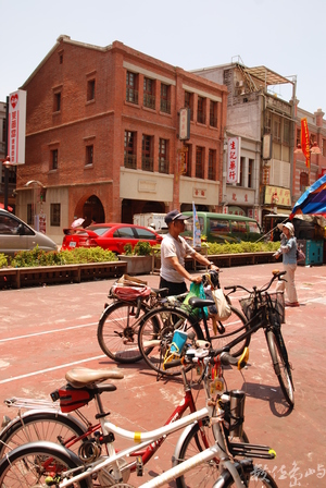 台灣民俗老街與老屋