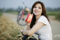 浯島輕鬆騎行之聞麥田香味喝麥香飲料