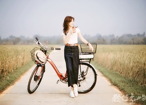 浯島輕鬆騎行之聞麥田香味喝麥香飲料