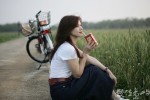 浯島輕鬆騎行之聞麥田香味喝麥香飲料