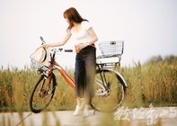 浯島輕鬆騎行之聞麥田香味喝麥香飲料