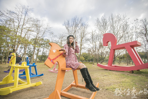 金門林務所女網紅男鮮肉打卡心熱點之歡樂搖滾搖搖馬
