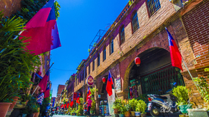 浯島模範街旗海飄飄