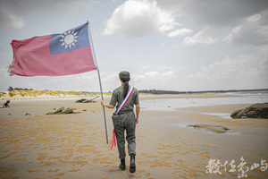 心中有國旗 愛到最高點（金門海戰車）