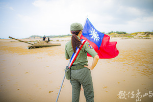 心中有國旗 愛到最高點（金門海戰車）