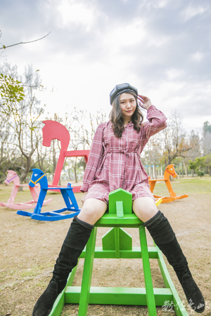 金門林務所女網紅男鮮肉打卡心熱點之歡樂搖滾搖搖馬