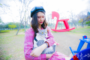 金門林務所女網紅男鮮肉打卡心熱點之歡樂搖滾搖搖馬