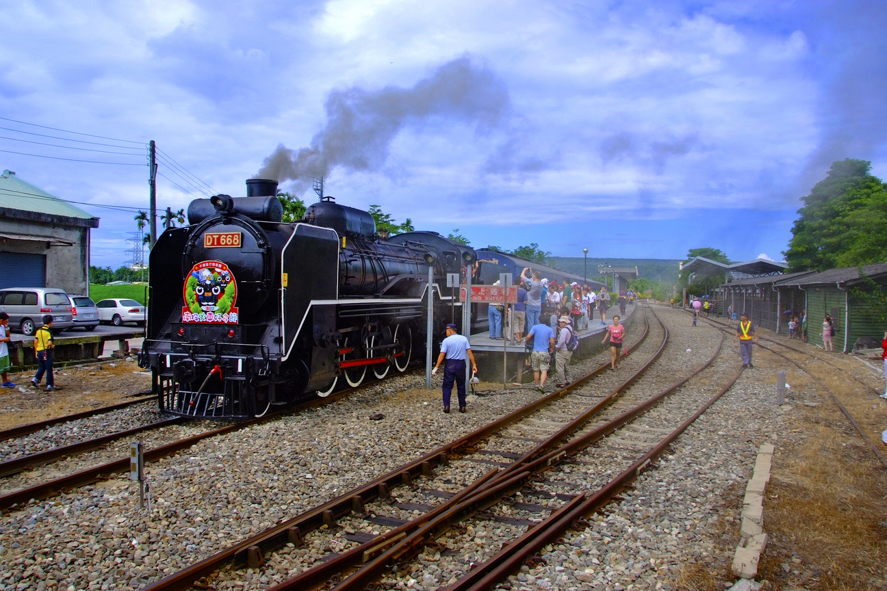 DT668蒸氣火車